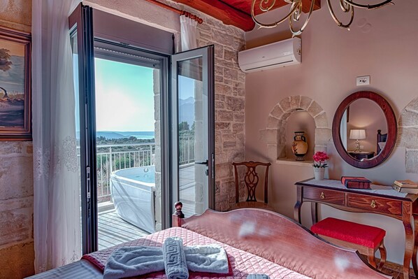 2 bedrooms, travel cot, free WiFi