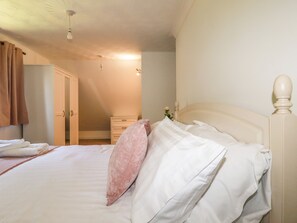 Cottage | Interior - Chyrosen (Redruth)