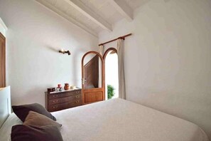 3 soverom, internettilgang og sengetøy