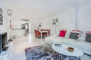 TV - Apartment Lord Jim By SunVillas Mallorca (Puerto Pollença)