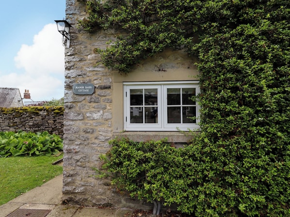 Cottage | Exterior detail