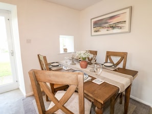Cottage | Private kitchen | Fridge, microwave, dishwasher, electric kettle