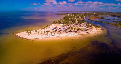 PALM CREEK GETAWAY spring meets gulf+pool & spa