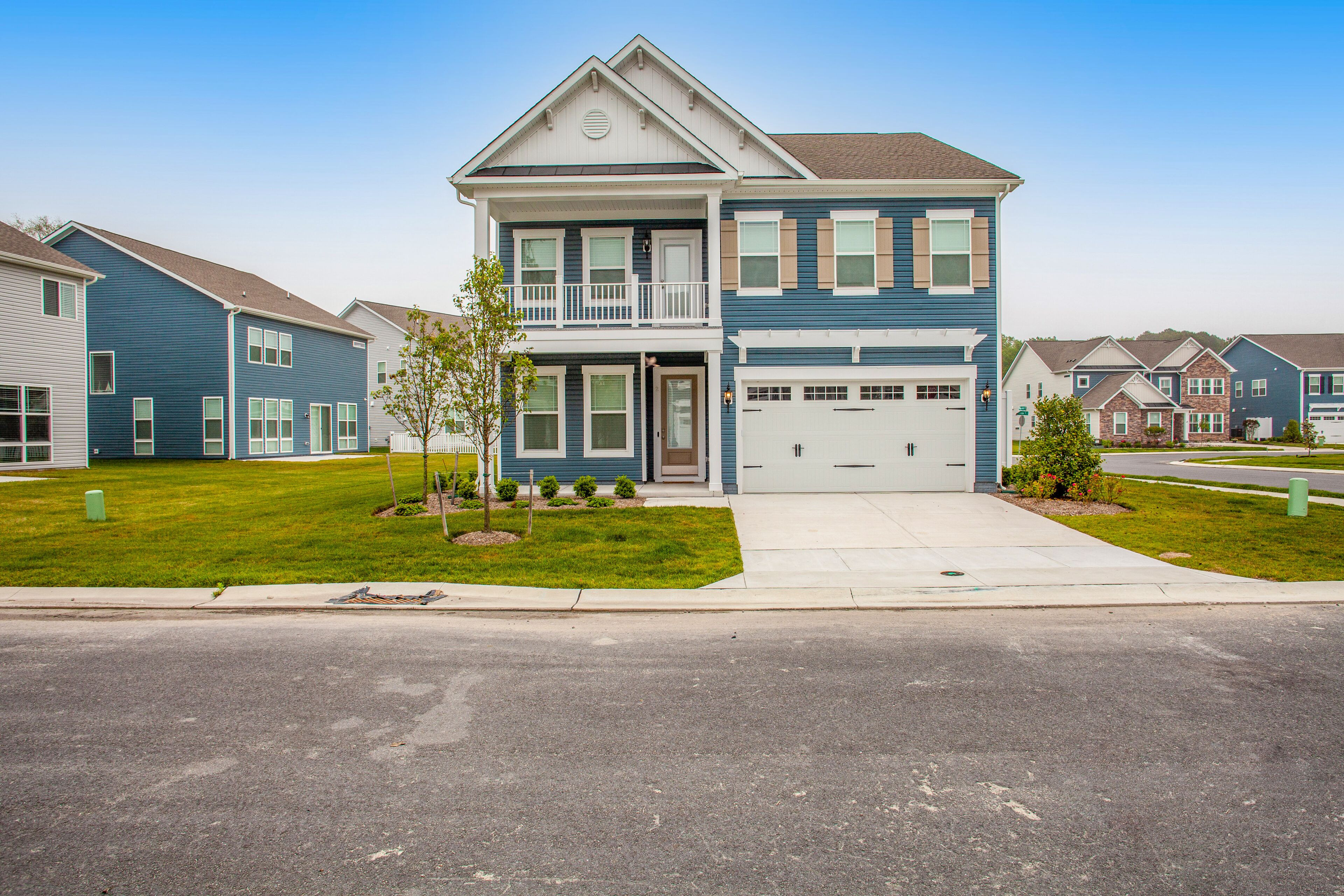 Ocean View Beach Club stylish home with outdoor pool, fast WiFi, & wet bar