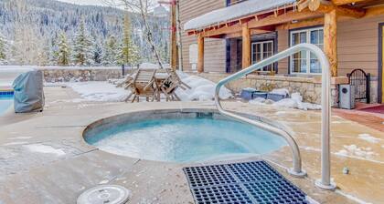 Newly renovated mountain escape with pool, hot tub, WiFi & easy slope access