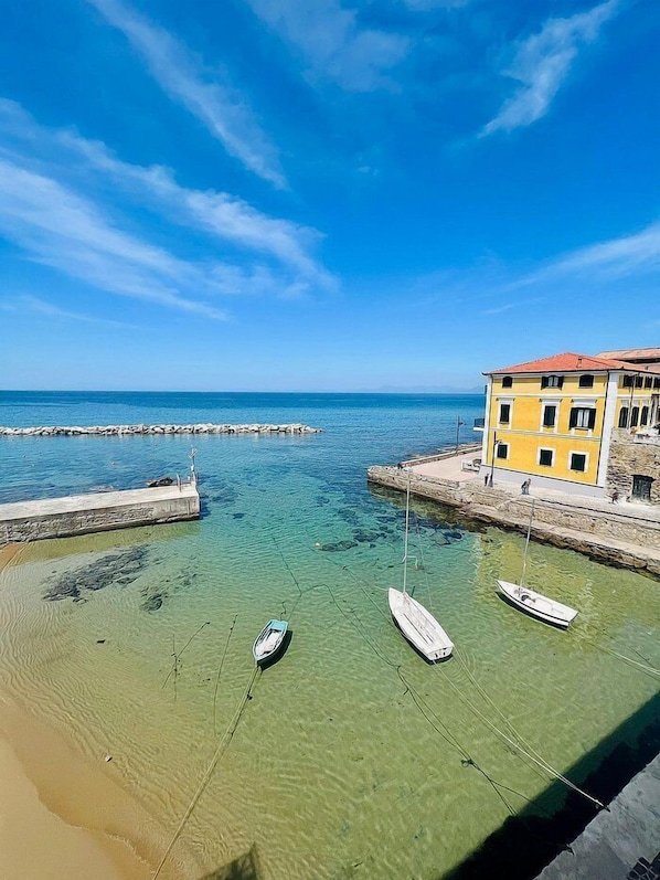 Beach - Casa Mariapaola: A characteristic and welcoming apartment situated at a short distance from the beach. (Castellabate)