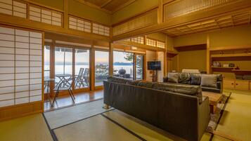 House, 2 Bedrooms, Non Smoking, Ocean View | 2 bedrooms, blackout drapes, bed sheets
