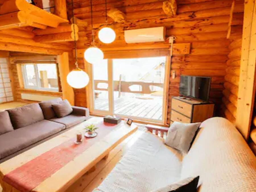 Townhome, 2 Bedrooms, Non Smoking, Lake View | Living area | Flat-screen TV