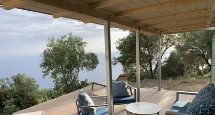 Former studio with a gigantic view of the sea - almost energy self-sufficient!