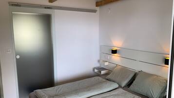 1 makuuhuone, silitysrauta/-lauta, ilmainen Wi-Fi, vuodevaatteet