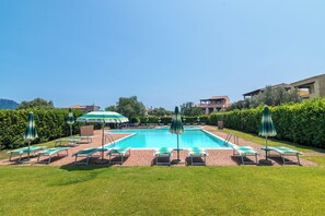 Seasonal outdoor pool - Il Borgo VIP Apartments (Loiri Porto San Paolo)