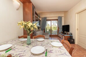 Fridge, oven, stovetop, coffee/tea maker - Il Borgo VIP Apartments (Loiri Porto San Paolo)