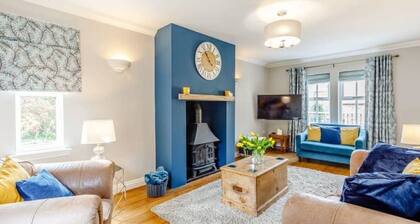 Alnmouth Close to beach with Private parking.