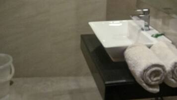 Premium Room, Mountain View | Bathroom