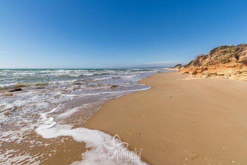 Seafront Residence - just a stone's throw from the beach!