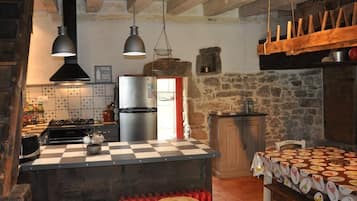 Réfrigérateur, micro-ondes, four, lave-vaisselle