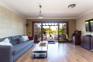 TV - TANTULIA VILLA KALIMA, 12 (La Quinta)