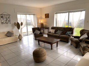 TV, fireplace, DVD player, table tennis