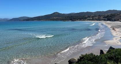 Cottage in the heart of an organic farm, 5 minutes from Saint-Florent and the beaches