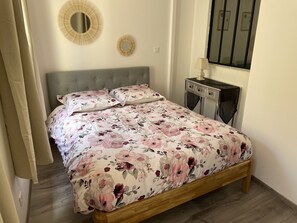1 bedroom, iron/ironing board, free WiFi, bed sheets
