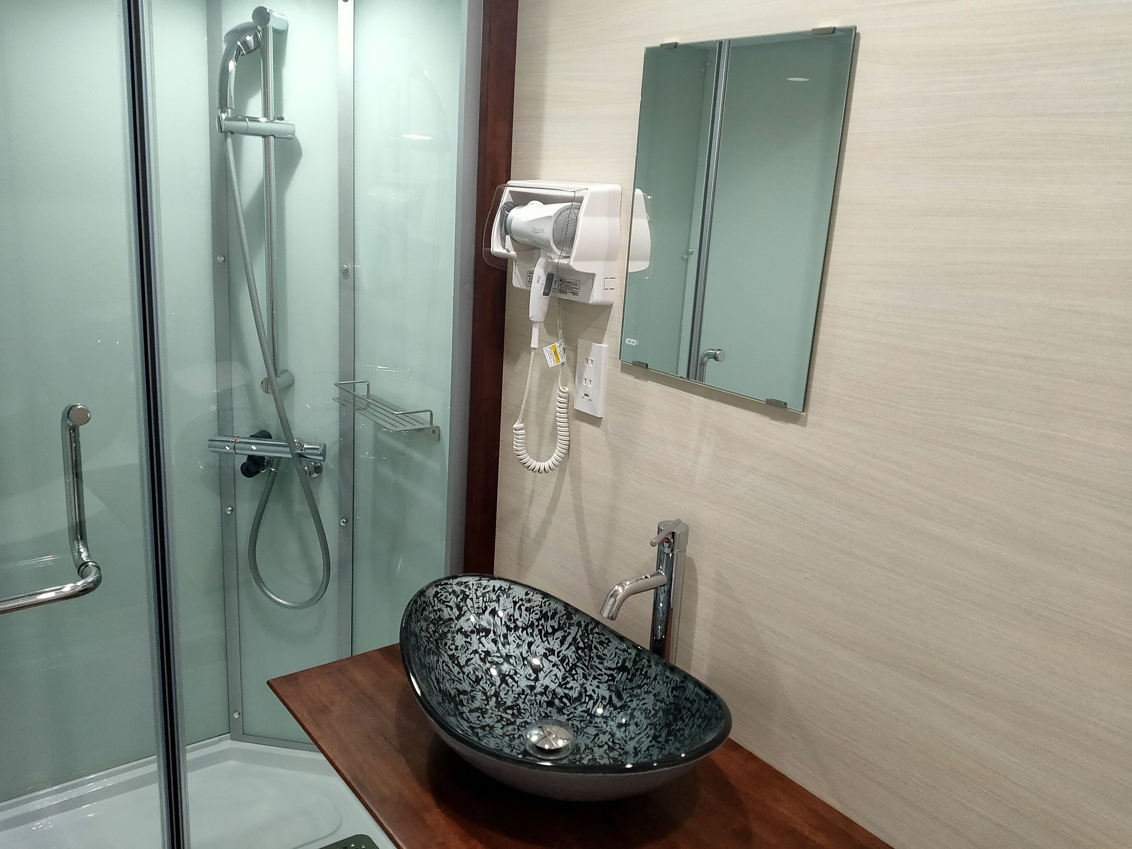 semi double room, non smoking | bathroom | shower, free toiletries, hair dryer, slippers