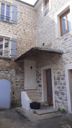 Exterior detail - Chez ma petite Reine 1, retro apartment in the heart of Pontoise (Pontoise)