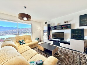 TV, books