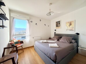 2 室のベッドルーム、アイロン / アイロン台、旅行用ベビーベッド、WiFi