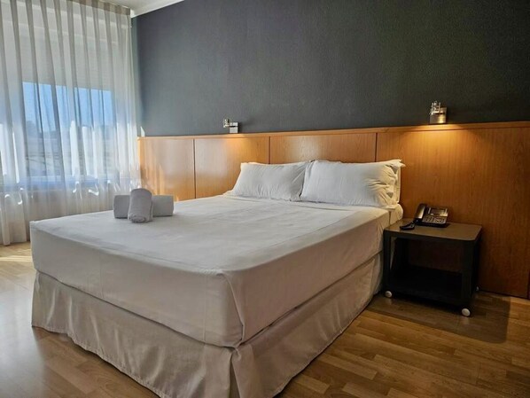 Standard Double Room | Premium bedding, free WiFi, bed sheets - AP Hotel Madrid Airport (Madrid)