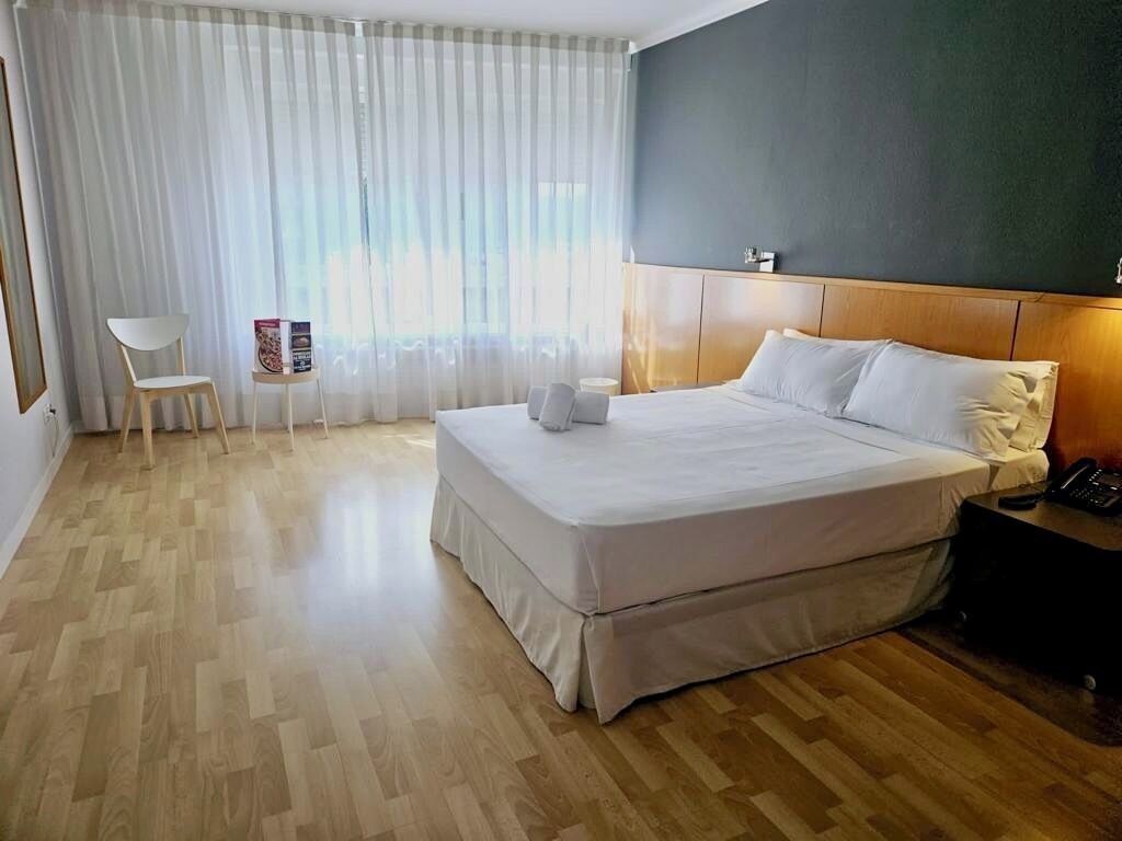 Peralatan tempat tidur premium, Wi-fi percuma, cadar katil 