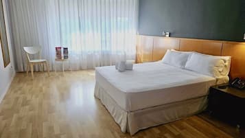 Habitación estándar doble | Ropa de cama de alta calidad, wifi gratis, ropa de cama