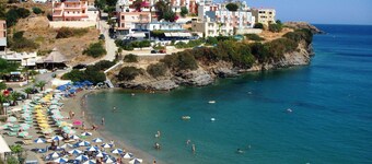 A 3bedroom country house, with pool close to beach