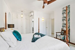 4 bedrooms, WiFi, bed sheets
