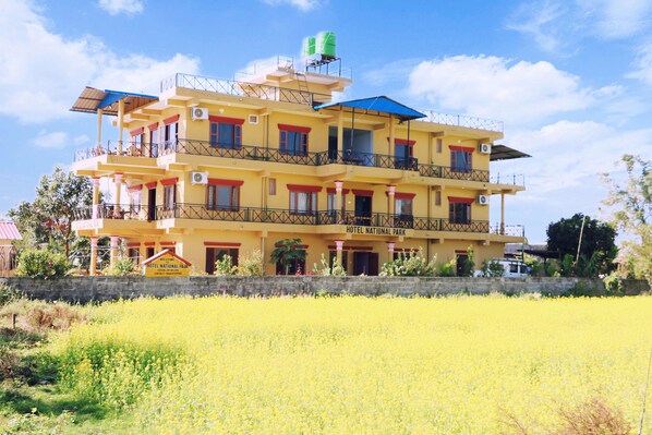 Exterior - Deluxe King size bed Room with Mountain view (Chitwan)