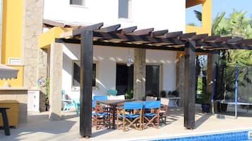 House | Pool