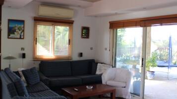 House | Living room