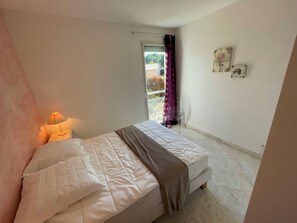 2 chambres, fer et planche à repasser, Wi-Fi gratuit