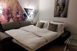 3 Schlafzimmer, Schreibtisch, Bügeleisen/Bügelbrett, Reisekinderbett