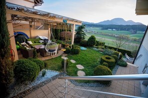 المنطقة المحيطة بالمنشأة