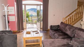 Een televisie en een dvd-speler