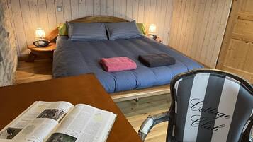 3 slaapkamers, een strijkplank/strijkijzer, reisbedje, gratis wifi