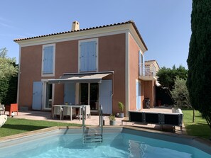 Piscine extérieure