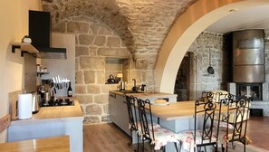 Frigorifero, microonde, forno, lavastoviglie