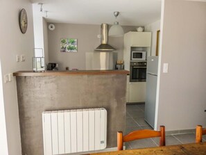 Réfrigérateur, micro-ondes, four, lave-vaisselle