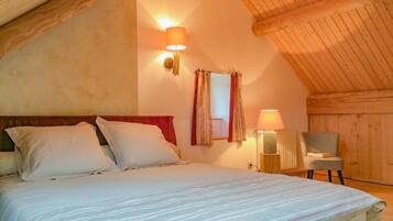 3 Schlafzimmer, Reisekinderbett