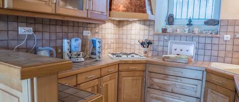 Frigorifero, microonde, forno, lavastoviglie