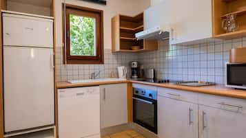 Refrigerador, microondas, horno y lavavajillas