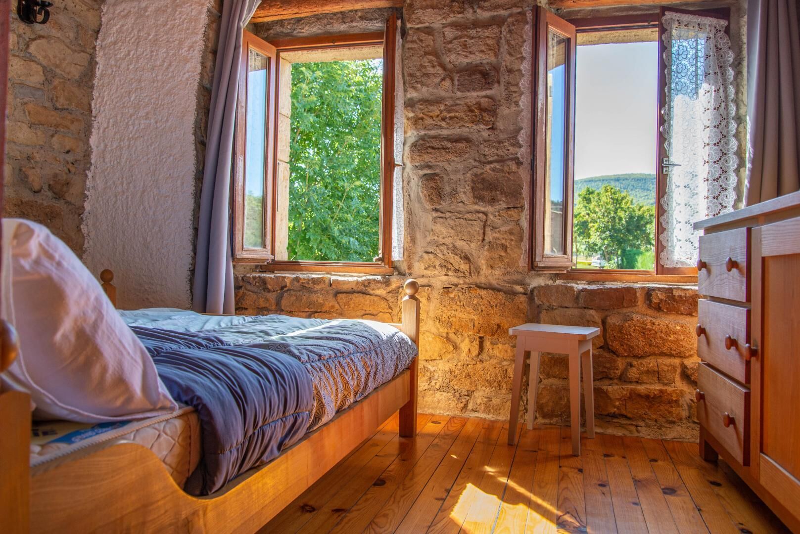 2 Schlafzimmer, Bügeleisen/Bügelbrett