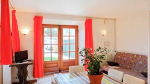 Télévision, cheminée