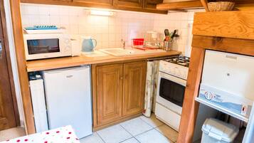 KylskÄp, mikrovÄgsugn, ugn och brödrost